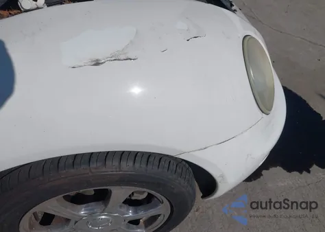 2000 Volkswagen New Beetle Gls z USA, uszkodzony, nr VIN 3VWCC21C3YM431589